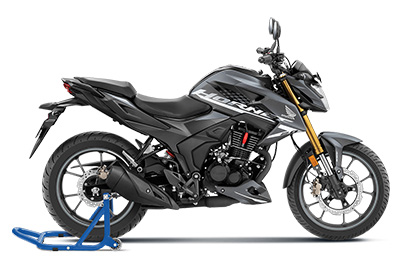Honda Hornet 2.0 – A powerful street fighter with aggressive styling, available for export from India
